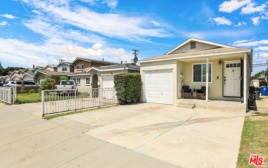 12253 211th Street, Lakewood, CA 90715 — exterior