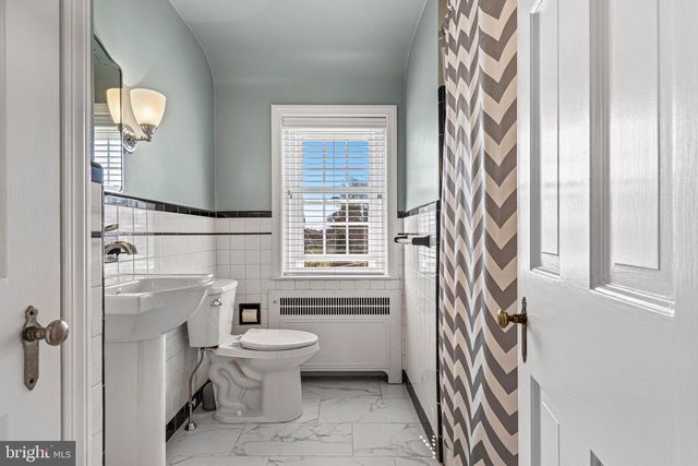 5040 SMITHFIELD RD, Drexel Hill, PA 19026