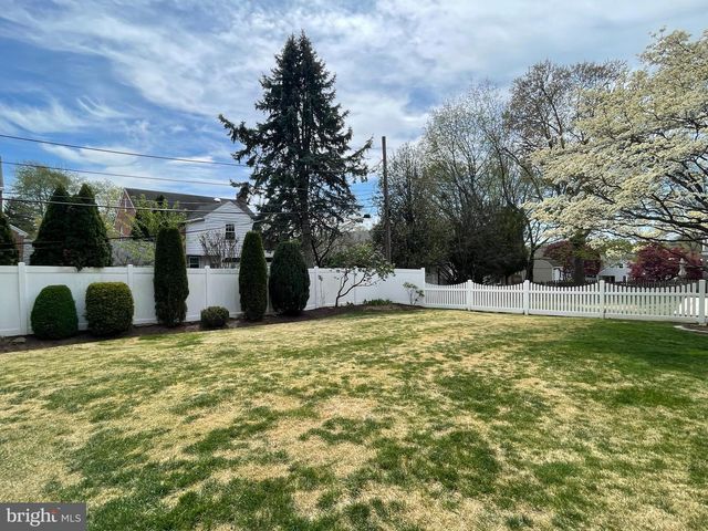 5040 SMITHFIELD RD, Drexel Hill, PA 19026