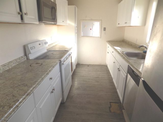 4201 West St, Oakland, CA 94608