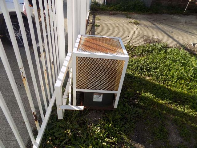 4201 West St, Oakland, CA 94608