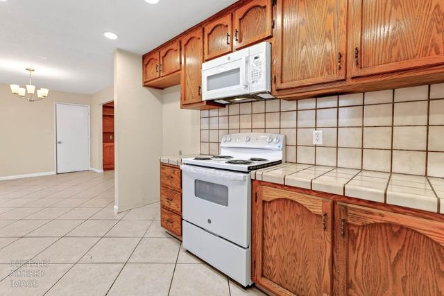 517 W Tuolumne Rd, Turlock, CA 95382