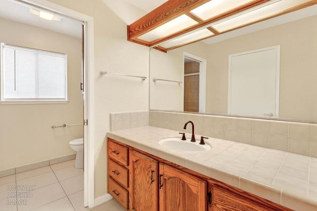 517 W Tuolumne Rd, Turlock, CA 95382