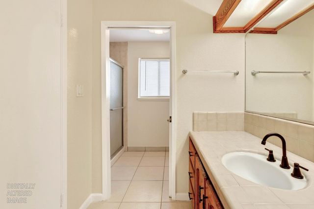 517 W Tuolumne Rd, Turlock, CA 95382