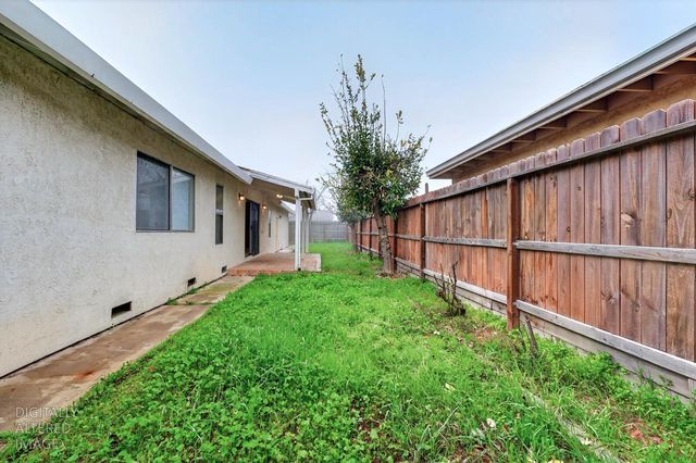 517 W Tuolumne Rd, Turlock, CA 95382