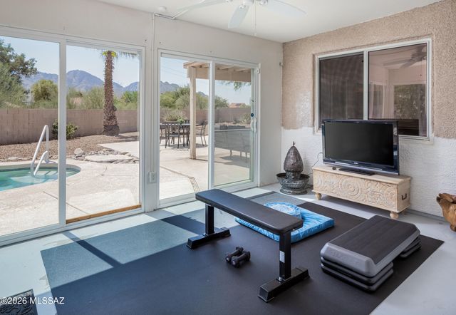 138 E Elixir Place, Oro Valley, AZ 85755