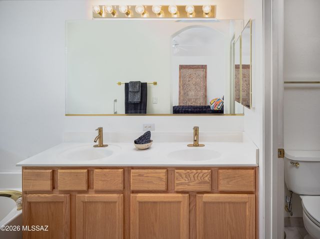 138 E Elixir Place, Oro Valley, AZ 85755