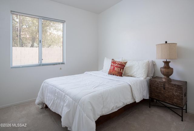 138 E Elixir Place, Oro Valley, AZ 85755