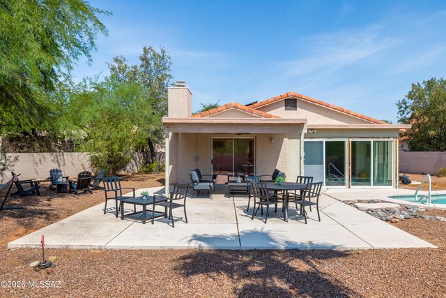 138 E Elixir Place, Oro Valley, AZ 85755