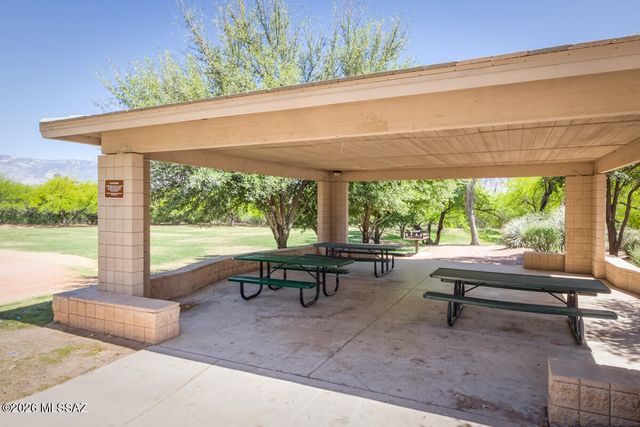 138 E Elixir Place, Oro Valley, AZ 85755