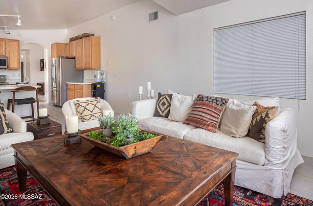 138 E Elixir Place, Oro Valley, AZ 85755