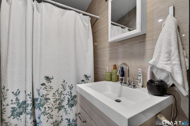 334 Saint John Street, New Haven, CT 06511