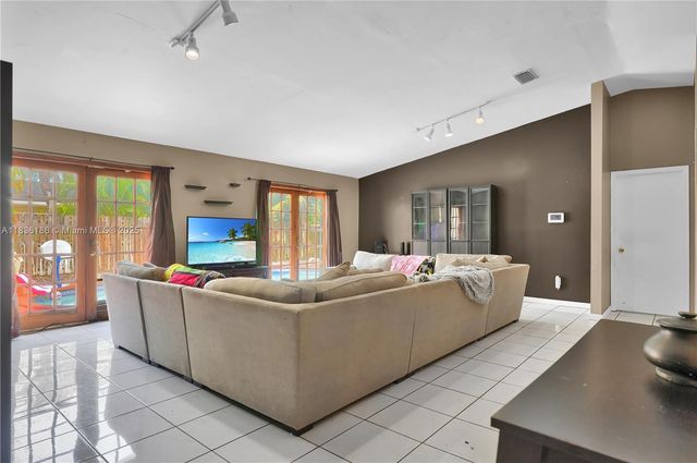10405 SW 146th Ave, Miami, FL 33186