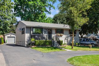 144 Bobolink Avenue, Commerce Charter Township, MI 48382