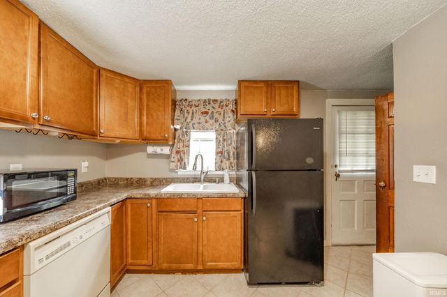 1614 S Luick Avenue, Muncie, IN 47302