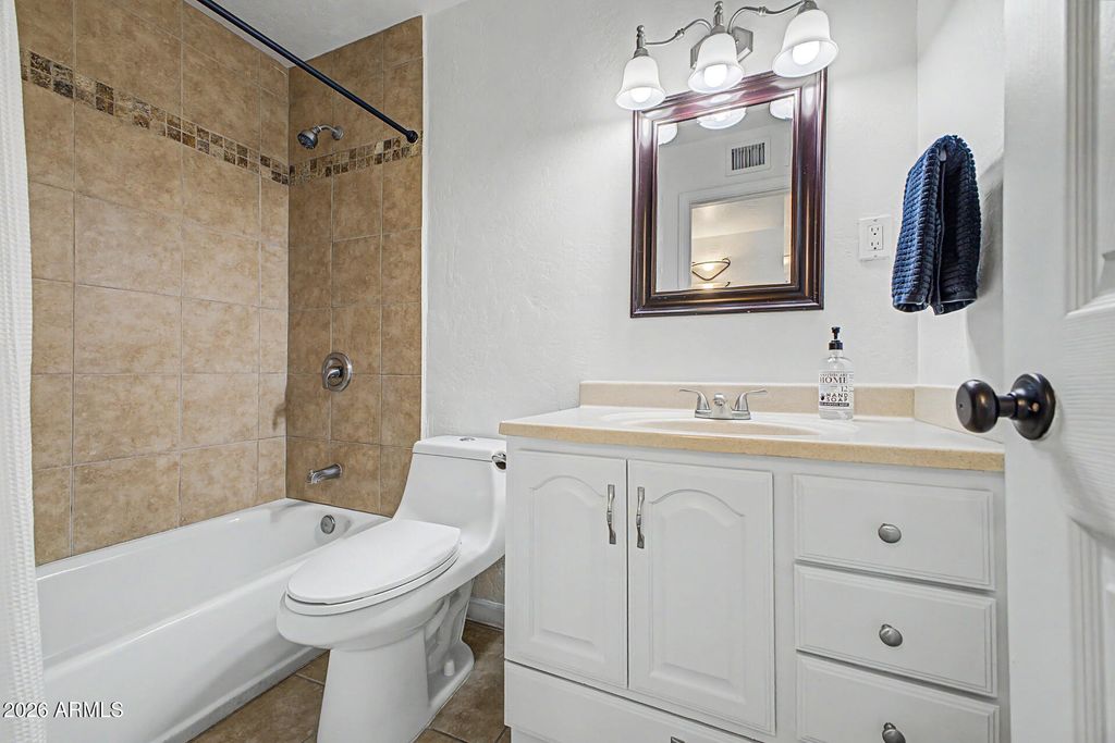 Image 16 of property listing at 450 E GARFIELD Street, Tempe, AZ 85288