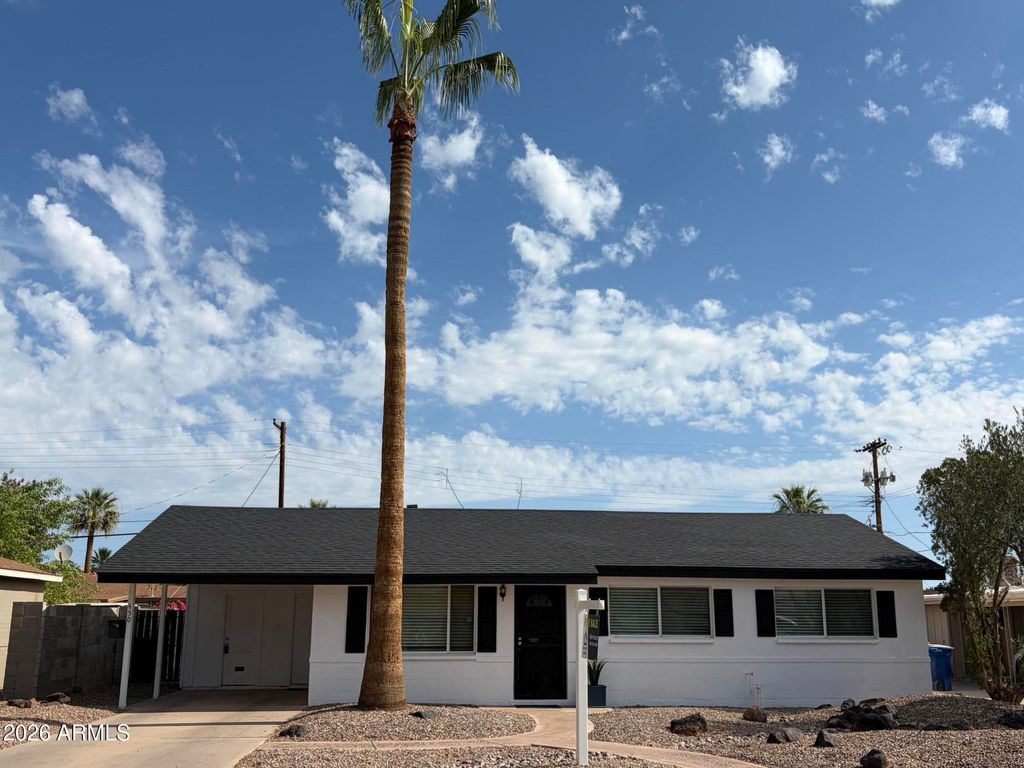 Image 2 of property listing at 450 E GARFIELD Street, Tempe, AZ 85288