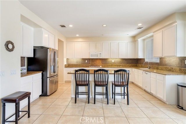 31271 Moss, Mentone, CA 92359