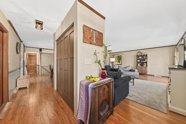 1466 Scenic DRIVE, Hubertus, WI 53033