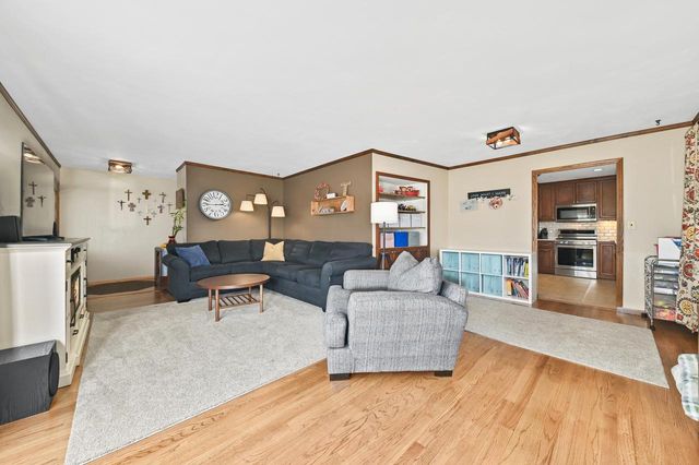 1466 Scenic DRIVE, Hubertus, WI 53033