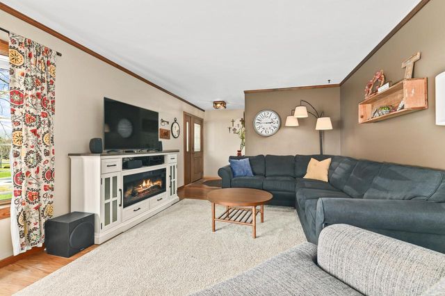 1466 Scenic DRIVE, Hubertus, WI 53033