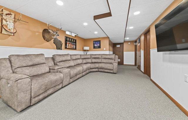 1466 Scenic DRIVE, Hubertus, WI 53033