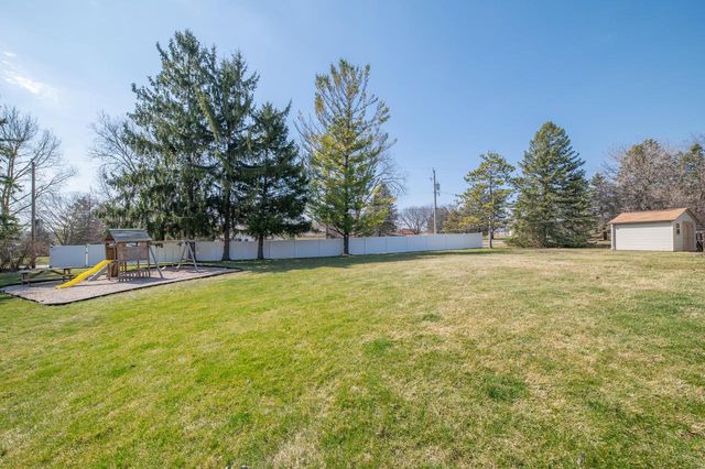1466 Scenic DRIVE, Hubertus, WI 53033