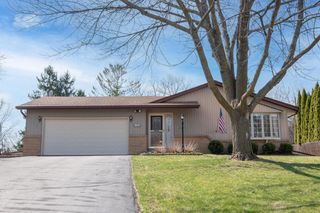 1466 Scenic DRIVE, Hubertus, WI 53033