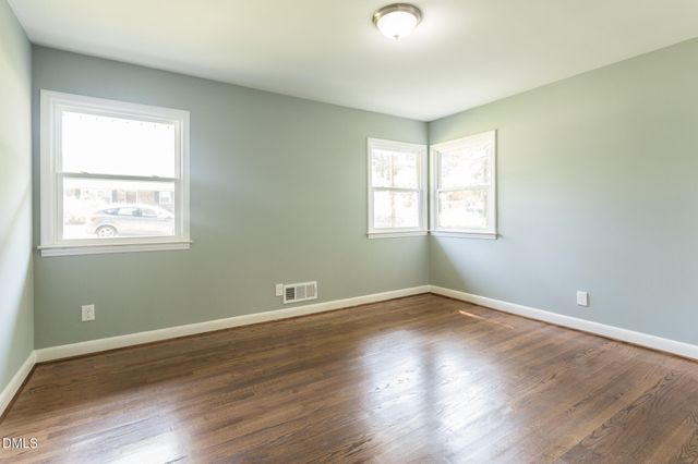 204 W Johnson Street, Cary, NC 27513