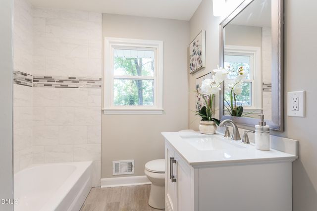 204 W Johnson Street, Cary, NC 27513