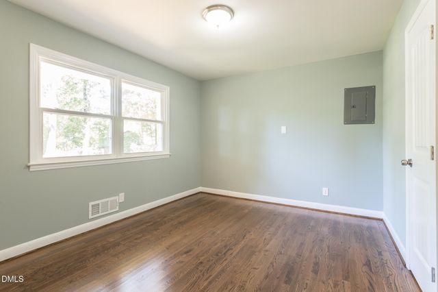 204 W Johnson Street, Cary, NC 27513