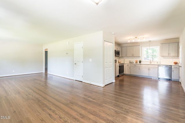 204 W Johnson Street, Cary, NC 27513