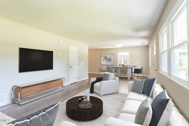 204 W Johnson Street, Cary, NC 27513