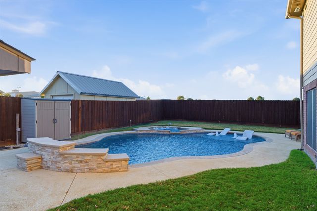 1004 Cedar Ridge Lane, Burleson, TX 76028