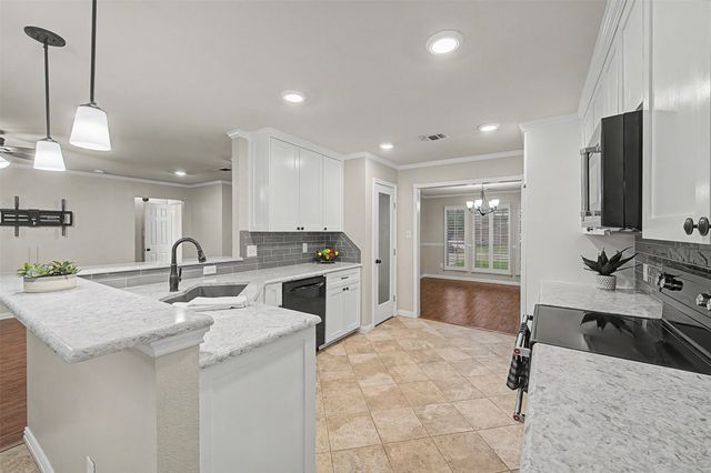 1004 Cedar Ridge Lane, Burleson, TX 76028