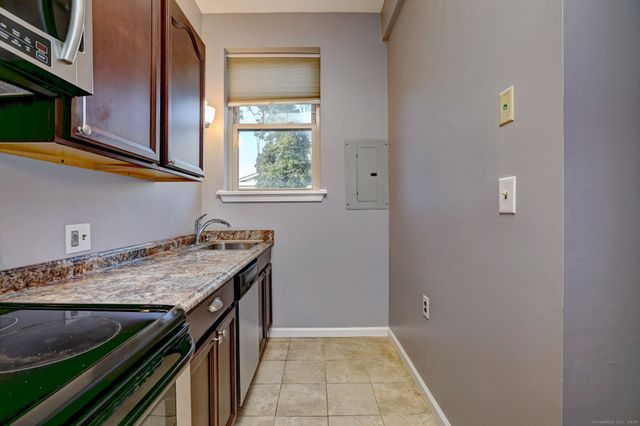 146 High Street APT 102, Milford, CT 06460