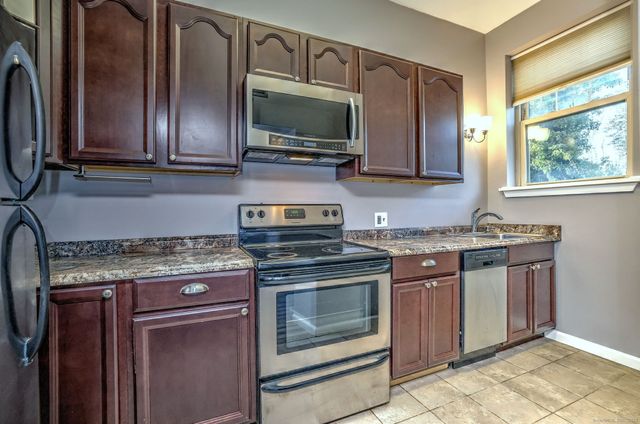 146 High Street APT 102, Milford, CT 06460