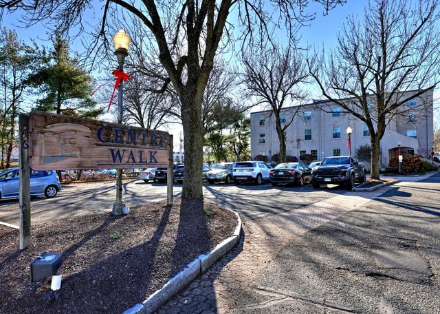 146 High Street APT 102, Milford, CT 06460