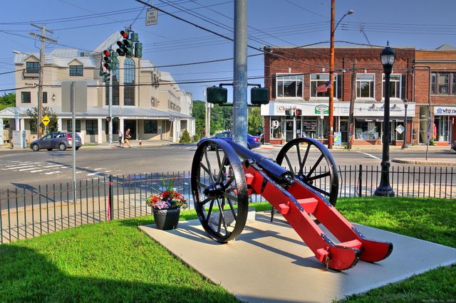 146 High Street APT 102, Milford, CT 06460