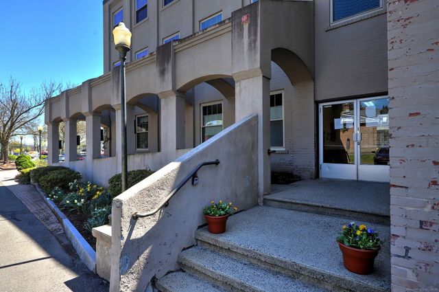 146 High Street APT 102, Milford, CT 06460