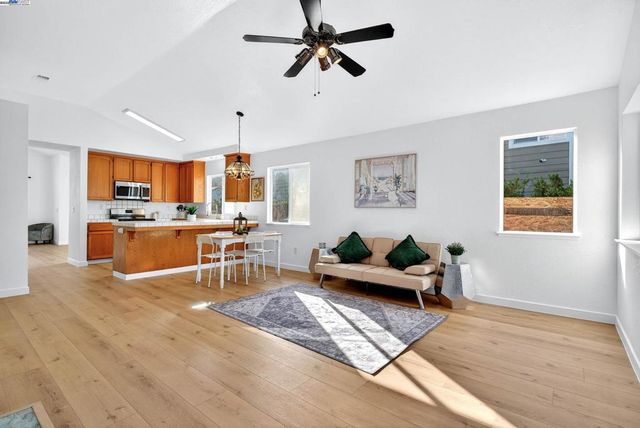 1713 Mount Hamilton Dr, Antioch, CA 94531