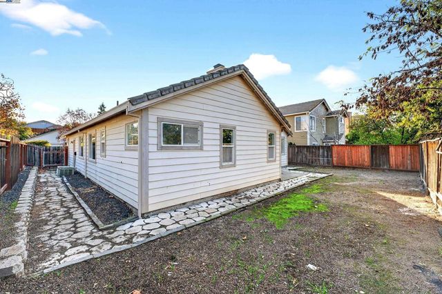 1713 Mount Hamilton Dr, Antioch, CA 94531