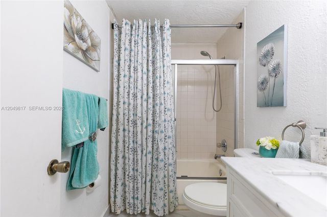 1580 NW 93rd Ave 300, Pembroke Pines, FL 33024