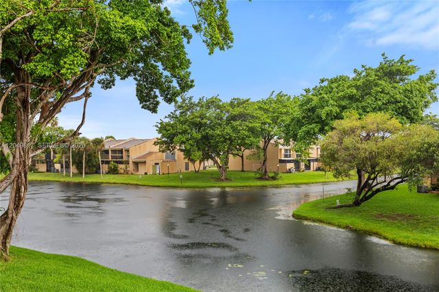 1580 NW 93rd Ave 300, Pembroke Pines, FL 33024