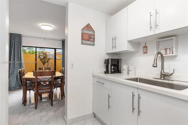 1580 NW 93rd Ave 300, Pembroke Pines, FL 33024