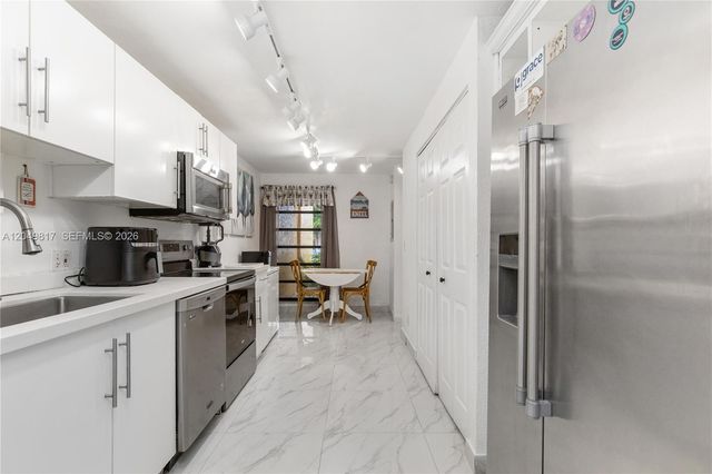 1580 NW 93rd Ave 300, Pembroke Pines, FL 33024