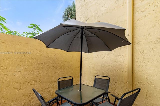 1580 NW 93rd Ave 300, Pembroke Pines, FL 33024