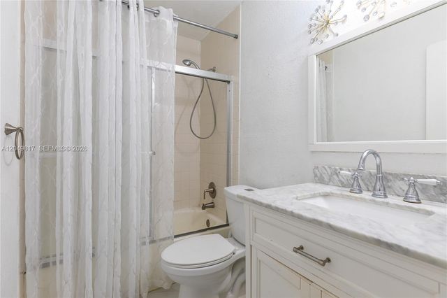 1580 NW 93rd Ave 300, Pembroke Pines, FL 33024