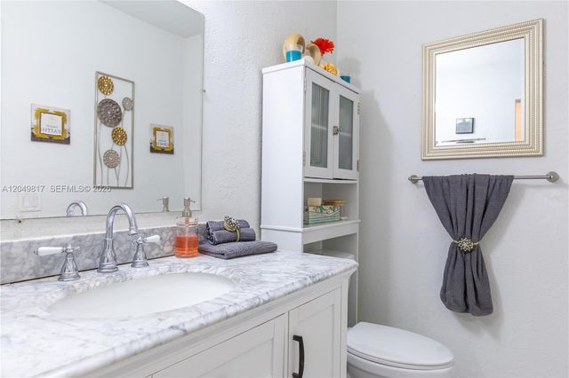 1580 NW 93rd Ave 300, Pembroke Pines, FL 33024