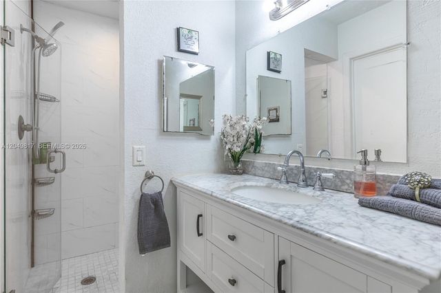 1580 NW 93rd Ave 300, Pembroke Pines, FL 33024